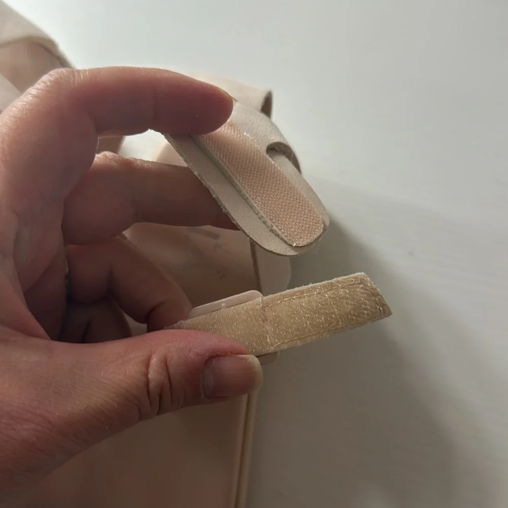 MIA Ellen Flatform Sandal (Little Kid & Big Kid) in pale pink.  size 1. - Picture 3 of 9